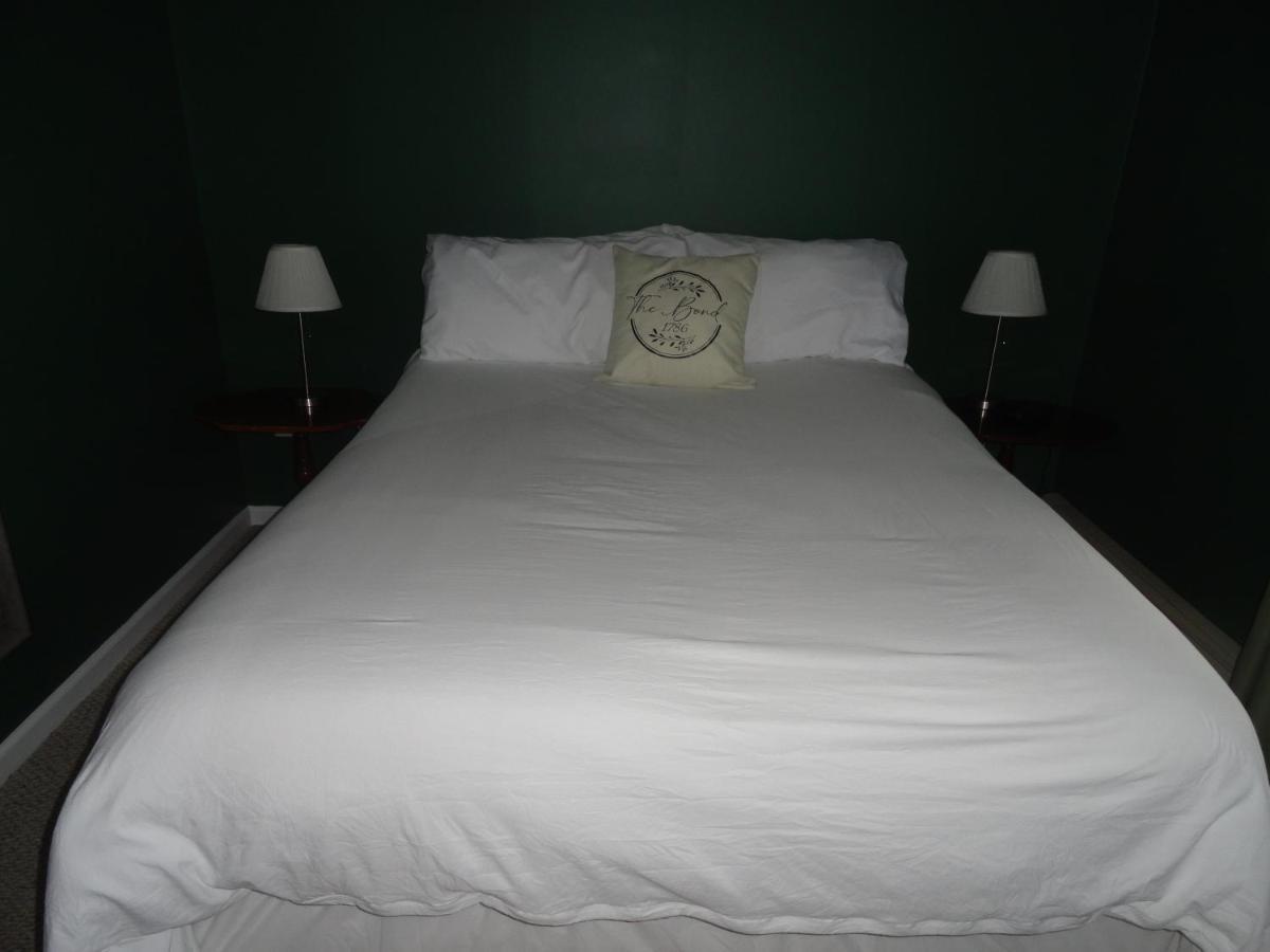 The Bond 1786 Inn (Adults Only) Warrensburg Quarto foto