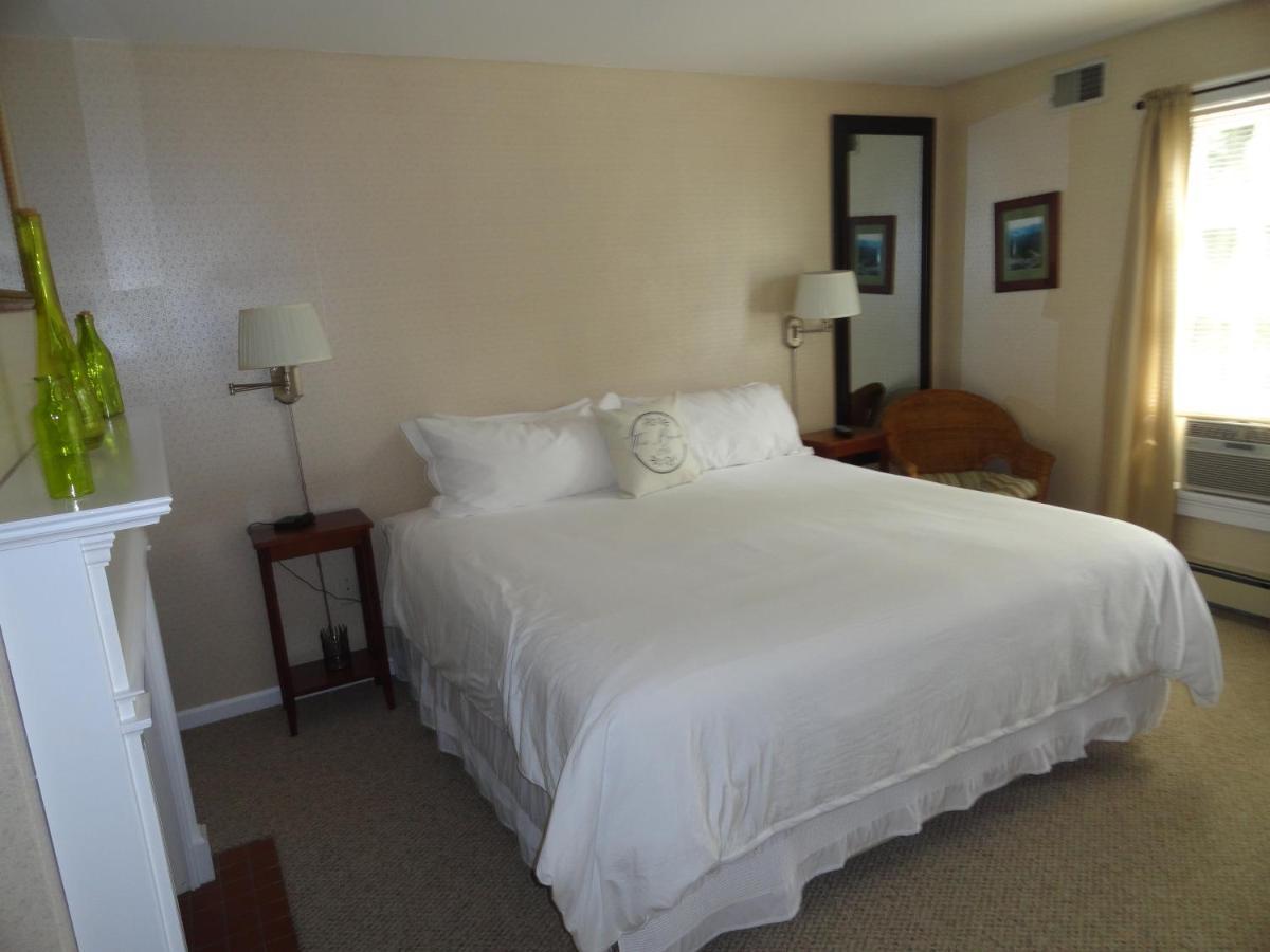 The Bond 1786 Inn (Adults Only) Warrensburg Quarto foto