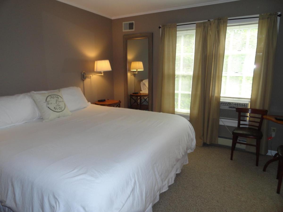 The Bond 1786 Inn (Adults Only) Warrensburg Quarto foto