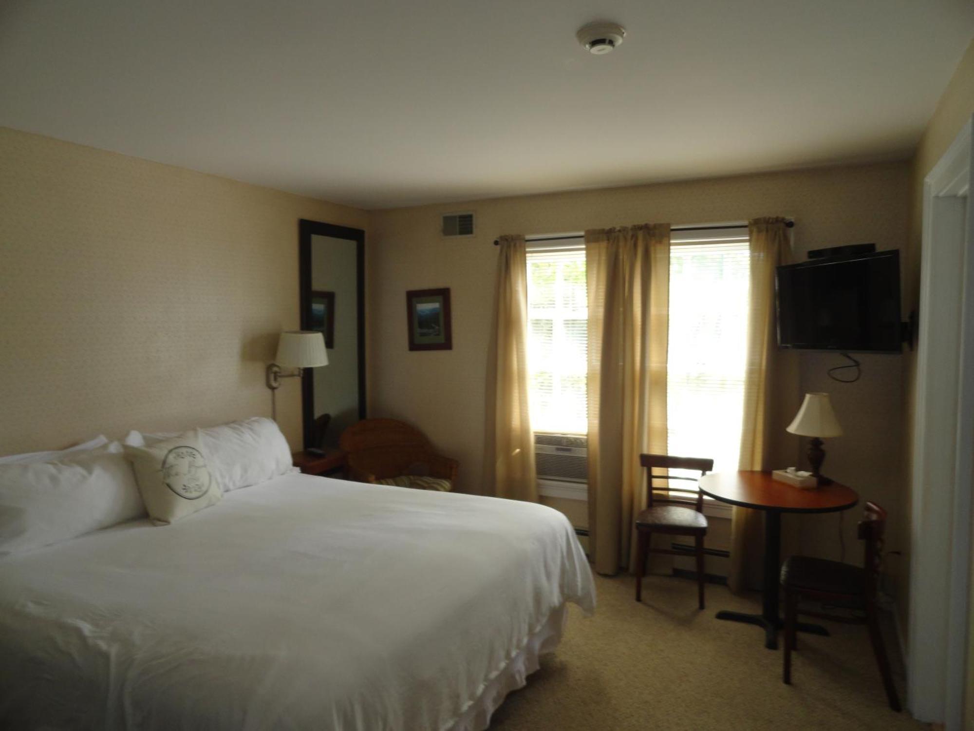 The Bond 1786 Inn (Adults Only) Warrensburg Quarto foto