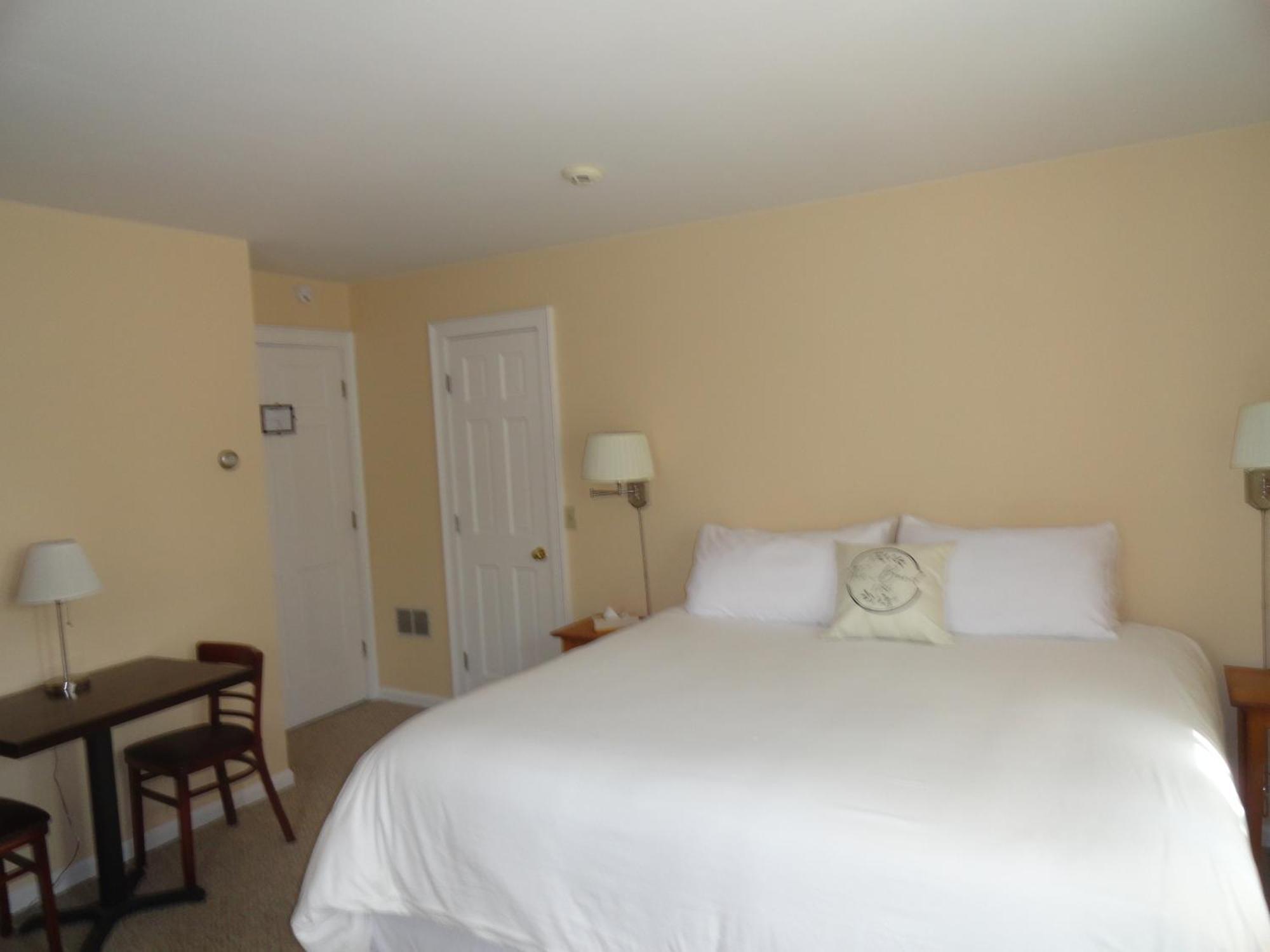 The Bond 1786 Inn (Adults Only) Warrensburg Quarto foto