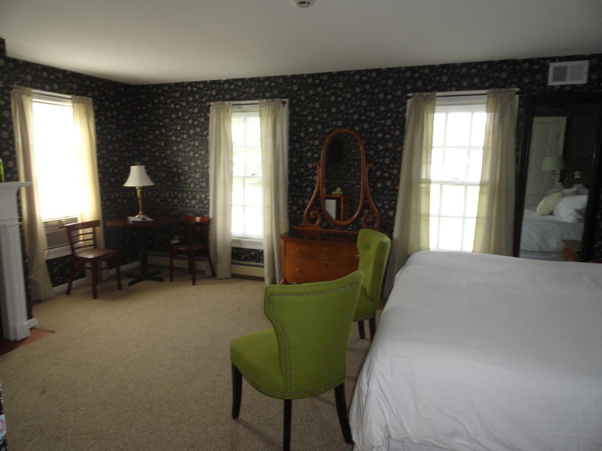 The Bond 1786 Inn (Adults Only) Warrensburg Quarto foto