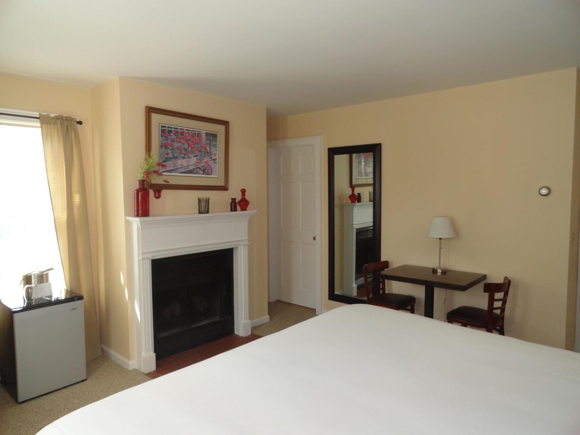 The Bond 1786 Inn (Adults Only) Warrensburg Quarto foto